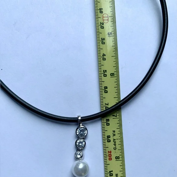 🗝️ Genuine Cubic Zirconia with Faux Pearl Pendant on a Faux Black Leather Rope - Picture 6 of 8